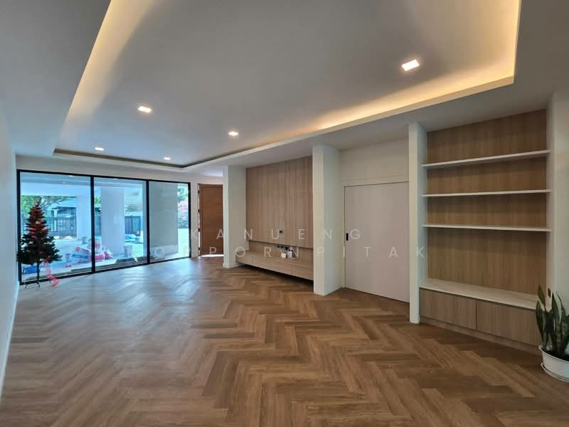 Mueang Ake, Pathum Thani, เอกรัตน์ 15/1, Lak Hok, Muang Pathum Thani, Pathum Thani, 4 Bedrooms, 400 sqm, Single Detached House For Sale, by Kanueng Noppornpitak, 500434434 - DDproperty.com