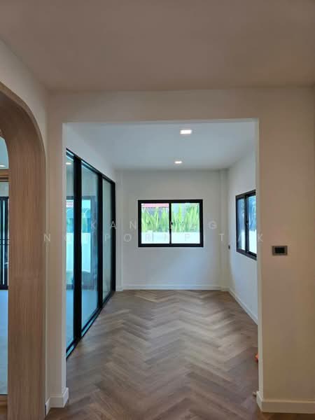 Mueang Ake, Pathum Thani, เอกรัตน์ 15/1, Lak Hok, Muang Pathum Thani, Pathum Thani, 4 Bedrooms, 400 sqm, Single Detached House For Sale, by Kanueng Noppornpitak, 500434434 - DDproperty.com
