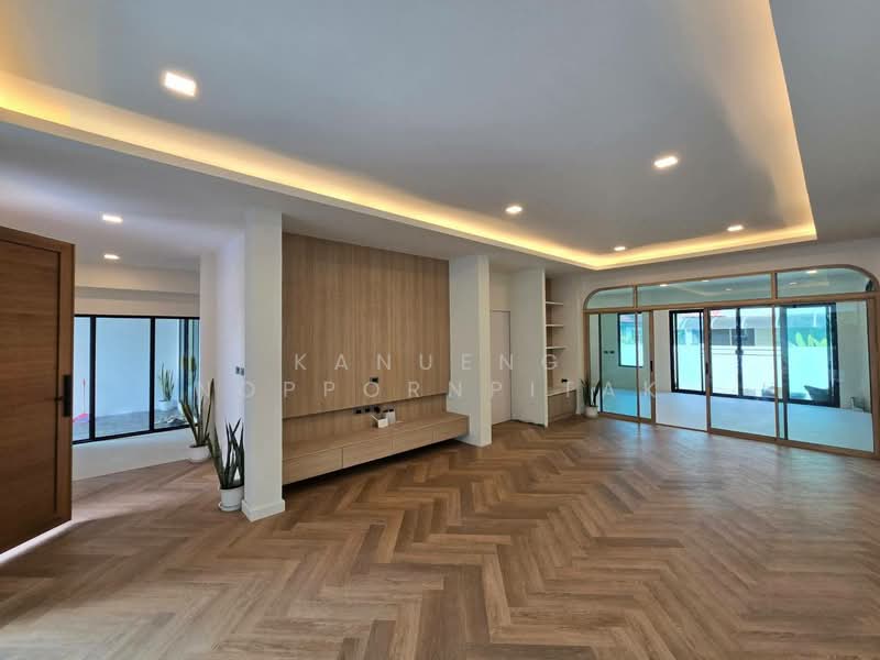 Mueang Ake, Pathum Thani, เอกรัตน์ 15/1, Lak Hok, Muang Pathum Thani, Pathum Thani, 4 Bedrooms, 400 sqm, Single Detached House For Sale, by Kanueng Noppornpitak, 500434434 - DDproperty.com