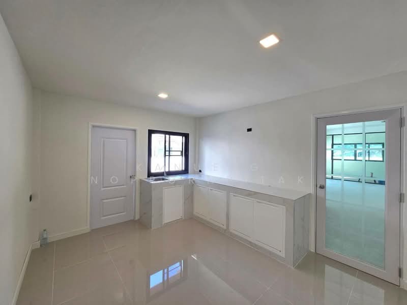 Mueang Ake, Pathum Thani, เอกรัตน์ 15/1, Lak Hok, Muang Pathum Thani, Pathum Thani, 4 Bedrooms, 400 sqm, Single Detached House For Sale, by Kanueng Noppornpitak, 500434434 - DDproperty.com