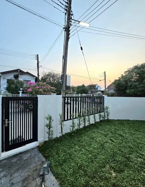Mueang Ake, Pathum Thani, เอกรัตน์ 15/1, Lak Hok, Muang Pathum Thani, Pathum Thani, 4 Bedrooms, 400 sqm, Single Detached House For Sale, by Kanueng Noppornpitak, 500434434 - DDproperty.com