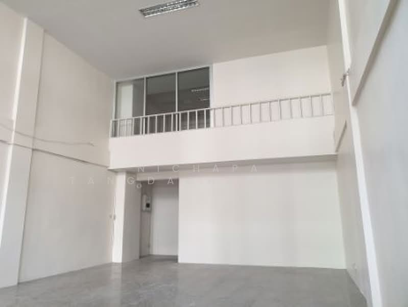 ให้เช่า ตึกแถว ย่าน ทาวน์อินทาวน์ 3 ชั้นครึ่ง, Bangkok, Wang Thonglang, Bangkok, , 140 sqm, Office Space For Sale, by Nichapa Tangdachsumrit, 500434532 - DDproperty.com