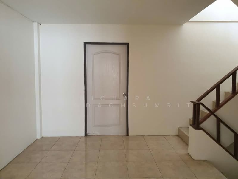 ให้เช่า ตึกแถว ย่าน ทาวน์อินทาวน์ 3 ชั้นครึ่ง, Bangkok, Wang Thonglang, Bangkok, , 140 sqm, Office Space For Sale, by Nichapa Tangdachsumrit, 500434532 - DDproperty.com