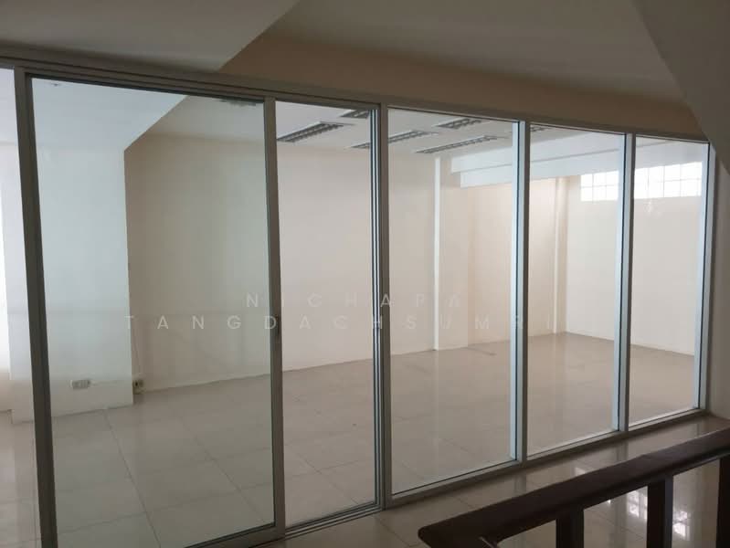 ให้เช่า ตึกแถว ย่าน ทาวน์อินทาวน์ 3 ชั้นครึ่ง, Bangkok, Wang Thonglang, Bangkok, , 140 sqm, Office Space For Sale, by Nichapa Tangdachsumrit, 500434532 - DDproperty.com
