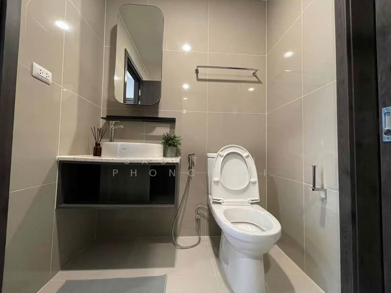 XT Huaikhwang, Bangkok, 244 Ratchadaphisek Road, Huai Khwang, Bangkok, 1 Bedroom, 35 sqm, Condo For Rent, by Sasithon Phonchuai, 500434534 - DDproperty.com