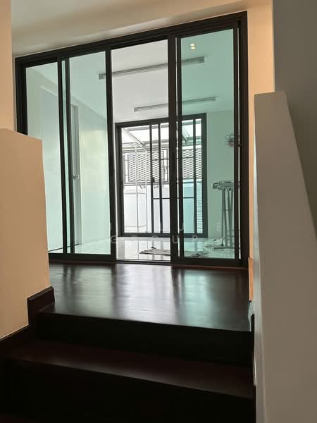 Townhouse in Sathorn, กรุงเทพ, ยานนาวา, สาทร, กรุงเทพ, 290 ตร.ม., บ้านเดี่ยว ให้เช่า, โดย The Luxe Group, 500434584 - DDproperty.com