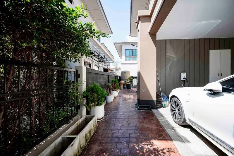 Burasiri Krungthep Kreetha, Bangkok, 95 Soi Pracha Ruam Chai, Hua Mak, Bang Kapi, Bangkok, 4 Bedrooms, 220 sqm, Single Detached House For Sale, by ผึ้ง ภรภัทร, 500434624 - DDproperty.com