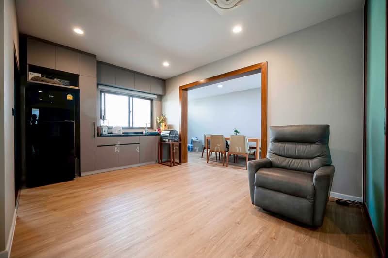Burasiri Krungthep Kreetha, Bangkok, 95 Soi Pracha Ruam Chai, Hua Mak, Bang Kapi, Bangkok, 4 Bedrooms, 220 sqm, Single Detached House For Sale, by ผึ้ง ภรภัทร, 500434624 - DDproperty.com