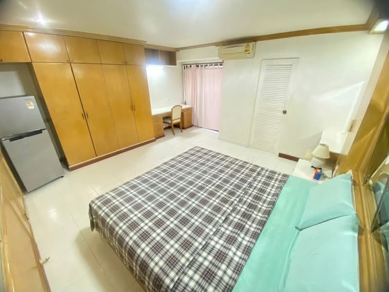 Rin House Condo, Bangkok, Soi Sukhumvit 39, Khlong Tan Nua, Watthana, Bangkok, 1 Bedroom, 50 sqm, Condo For Sale, by Sasithon Phonchuai, 500434661 - DDproperty.com