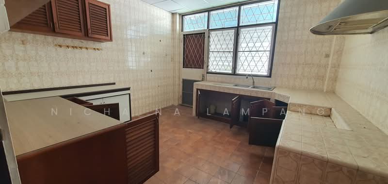 3-BR House, Bangkok, Bang Chak, Phra Khanong, Bangkok, 3 Bedrooms, 200 sqm, Single Detached House For Sale, by Nicha Na Lampang, 500434738 - DDproperty.com