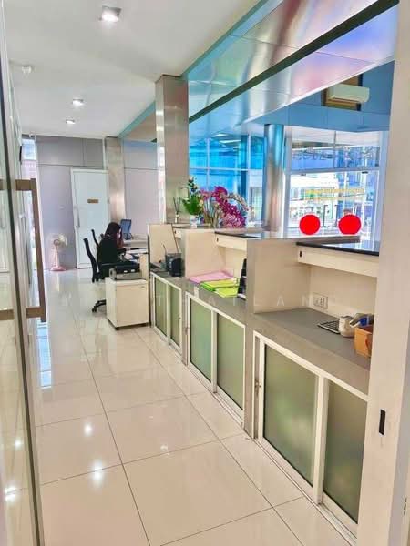 ให้เช่าอาคารสำนักงาน 1,080 ตร.ม. ติดถนนมหิดล ใกล้สนามบินเชียงใหม่ ไม่มีค่าเซ้ง, เชียงใหม่, ป่าแดด, เมืองเชียงใหม่, เชียงใหม่, 1,080 ตร.ม., สำนักงาน ให้เช่า, โดย ERA Thailand, 500434824 - DDproperty.com