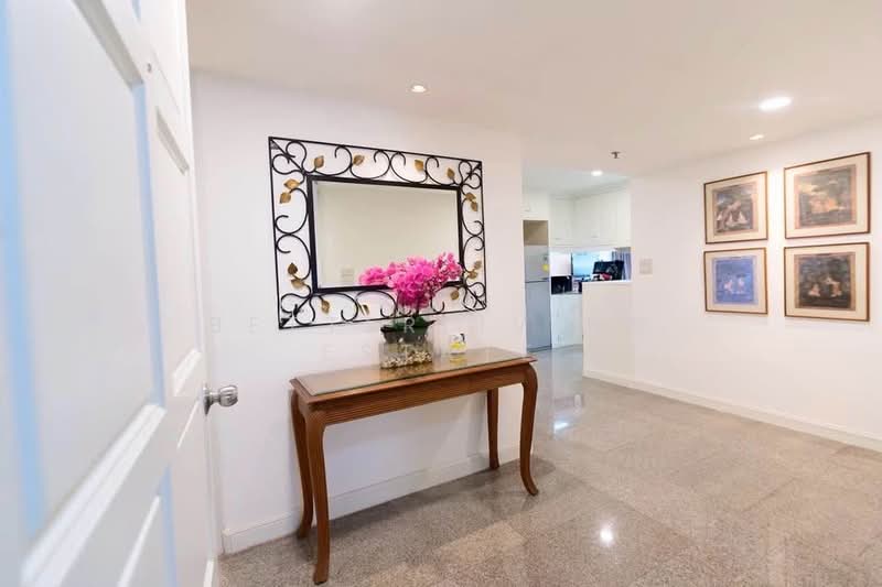 Baan Suanpetch, Bangkok, 18 Soi Sukhumvit 39, Khlong Tan Nua, Watthana, Bangkok, 3 Bedrooms, 137 sqm, Condo For Rent, by BetterLiving Estate, 500434853 - DDproperty.com