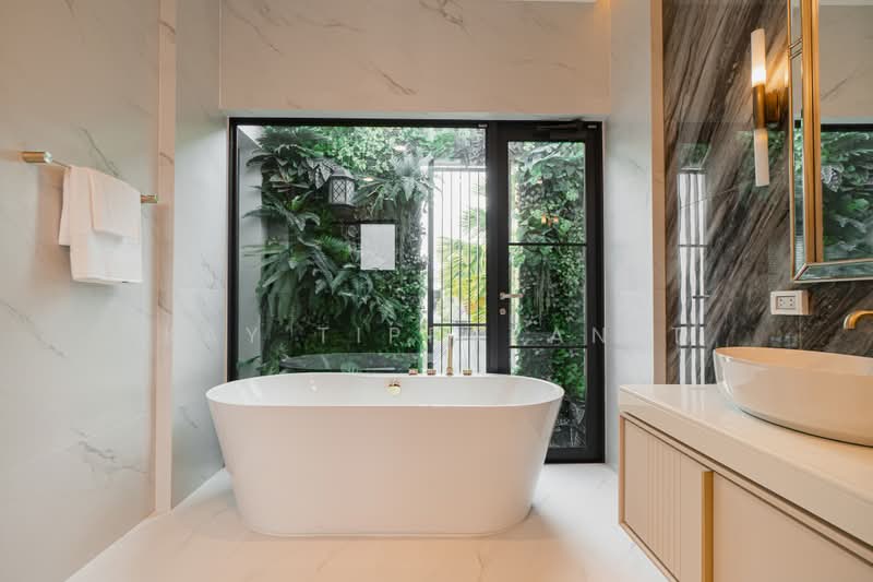 Nantawan Bangna km.15, Samut Prakan, 559 Bangna-Trad Road, Bang Chalong, Bang Plee, Samut Prakan, 5 Bedrooms, 452 sqm, Single Detached House For Sale, by Kay Tippayanet, 500434929 - DDproperty.com