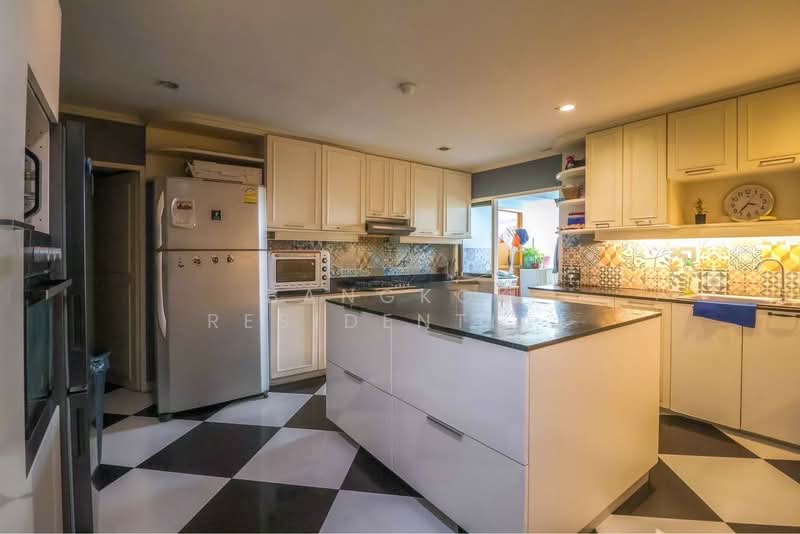 Oriental Towers, Bangkok, 25 Soi Ekkamai 12, Ekkamai Road, Khlong Tan Nua, Watthana, Bangkok, 3 Bedrooms, 314 sqm, Condo For Sale, by Bangkok Residential, 500435069 - DDproperty.com