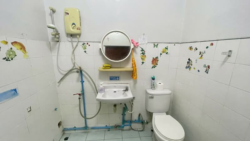 อาคารพาณิชย์ ทําเลทอง ติดถนนใหญ่, Bangkok, Lat Phrao, Bangkok, , 300 sqm, Shophouse For Sale, by Vimon Boodpha, 500435082 - DDproperty.com