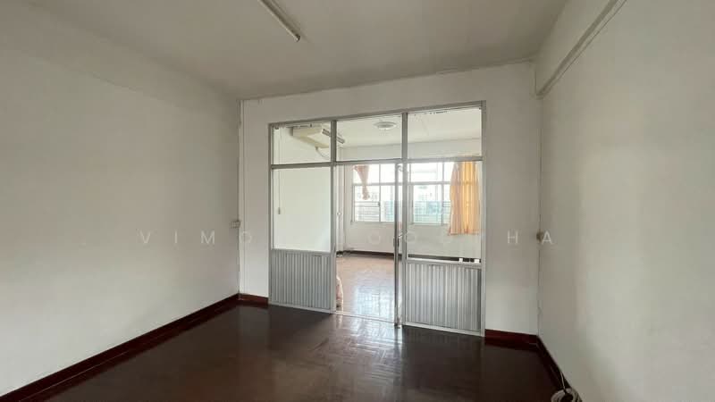 อาคารพาณิชย์ ทําเลทอง ติดถนนใหญ่, Bangkok, Lat Phrao, Bangkok, , 300 sqm, Shophouse For Sale, by Vimon Boodpha, 500435082 - DDproperty.com