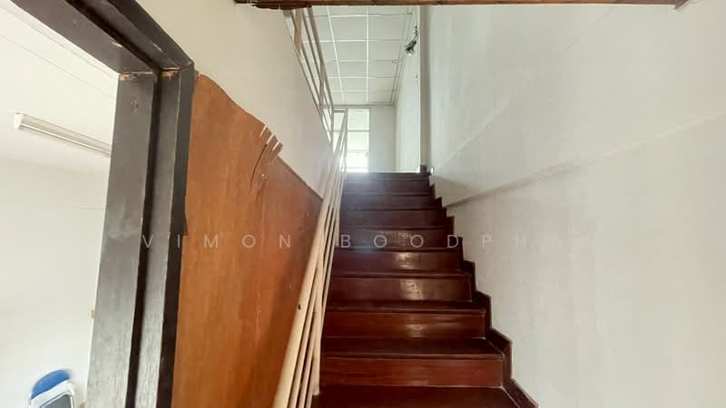 อาคารพาณิชย์ ทําเลทอง ติดถนนใหญ่, Bangkok, Lat Phrao, Bangkok, , 300 sqm, Shophouse For Sale, by Vimon Boodpha, 500435082 - DDproperty.com