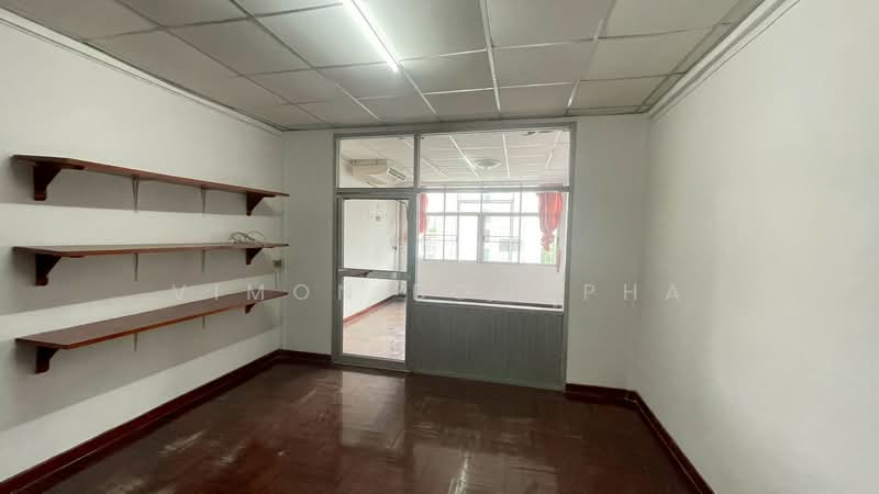 อาคารพาณิชย์ ทําเลทอง ติดถนนใหญ่, กรุงเทพ, ลาดพร้าว, กรุงเทพ, 300 ตร.ม., ตึกแถว-อาคารพาณิชย์ ขาย, โดย Vimon Boodpha, 500435082 - DDproperty.com