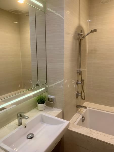 Noble BE33, Bangkok, 19 Soi Sukhumvit 33, Khlong Tan Nua, Watthana, Bangkok, 1 Bedroom, 35 sqm, Condo For Rent, by Nattapol Jedsadathitikul, 500435145 - DDproperty.com