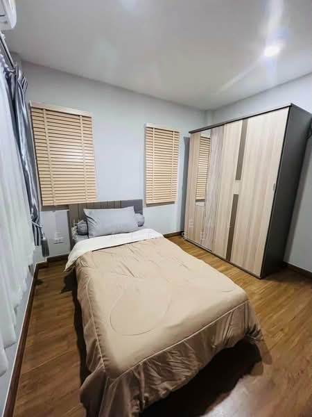 Centro Rama9-Krungthep Kreetha, Bangkok, Khlong Song Ton Nun, Lat Krabang, Bangkok, 4 Bedrooms, 210 sqm, Townhouse For Sale, by HOME Real Estate Service, 500435202 - DDproperty.com