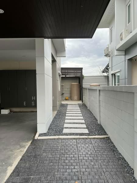 Centro Rama9-Krungthep Kreetha, Bangkok, Khlong Song Ton Nun, Lat Krabang, Bangkok, 4 Bedrooms, 210 sqm, Townhouse For Sale, by HOME Real Estate Service, 500435202 - DDproperty.com