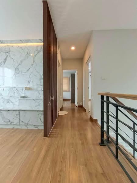Centro Rama9-Krungthep Kreetha, Bangkok, Khlong Song Ton Nun, Lat Krabang, Bangkok, 4 Bedrooms, 210 sqm, Townhouse For Sale, by HOME Real Estate Service, 500435202 - DDproperty.com
