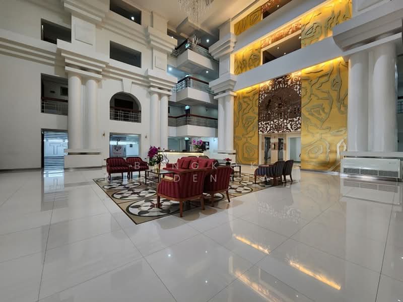 Royal Castle Sukhumvit, Bangkok, 30 Soi Sukhumvit 39, Khlongtoei Nua, Watthana, Bangkok, 4 Bedrooms, 265 sqm, Condo For Sale, by Bangkok Residential, 500435518 - DDproperty.com