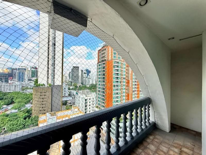 Royal Castle Sukhumvit : รอยัล คาสเซอร์ สุขุมวิท, กรุงเทพ, 30 ซอยสุขุมวิท 39, คลองเตยเหนือ, วัฒนา, กรุงเทพ, 265 ตร.ม., คอนโด ขาย, โดย Bangkok Residential, 500435518 - DDproperty.com