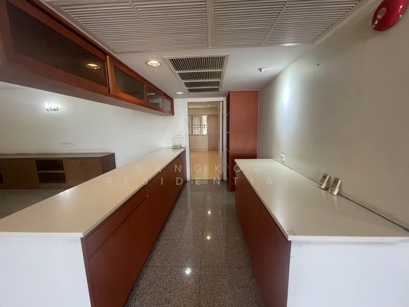 D.S. Tower 1 Sukhumvit 33, Bangkok, Soi Phrom Chit, Khlong Tan Nua, Watthana, Bangkok, 4 Bedrooms, 293 sqm, Condo For Sale, by Bangkok Residential, 500435813 - DDproperty.com