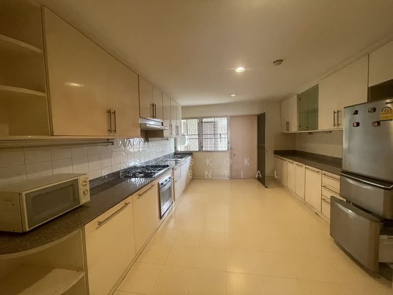 D.S. Tower 1 Sukhumvit 33, Bangkok, Soi Phrom Chit, Khlong Tan Nua, Watthana, Bangkok, 4 Bedrooms, 293 sqm, Condo For Sale, by Bangkok Residential, 500435813 - DDproperty.com