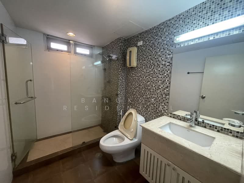 D.S. Tower 1 Sukhumvit 33, Bangkok, Soi Phrom Chit, Khlong Tan Nua, Watthana, Bangkok, 4 Bedrooms, 293 sqm, Condo For Sale, by Bangkok Residential, 500435813 - DDproperty.com