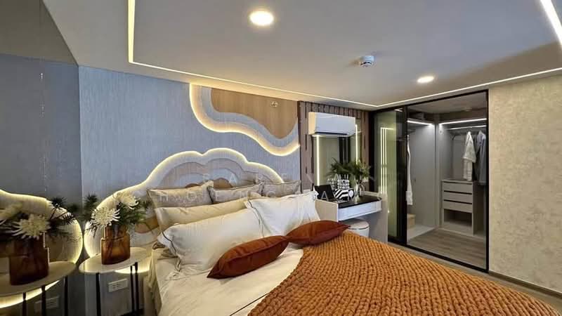 SOHO Bangkok Ratchada, Bangkok, 74 Pracha Rat Bamphen Rd, Huai Khwang, Bangkok, 2 Bedrooms, 48 sqm, Condo For Sale, by Sarena Choengsamor, 500435820 - DDproperty.com