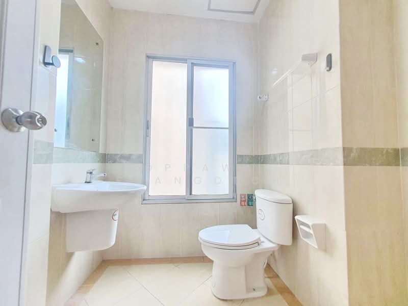 Baan Klang Muang The Royal Monaco Srinakarin-Pattanakarn, Bangkok, Rama 9 Road, Soi 43, Suan Luang, Bangkok, 3 Bedrooms, 172 sqm, Townhouse For Sale, by Noppawan Ruangdech, 500435942 - DDproperty.com