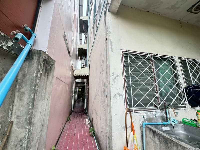 ทาวน์โฮม 3 ชั้น 35 ตร.ว. ทาวน์โฮม ซอยเพชรเกษม68 แยก13, Bangkok, ถนนเพชรเกษม, Bang Kae Nua, Bang Khae, Bangkok, 6 Bedrooms, 160 sqm, Townhouse For Sale, by คุณ ฐิชาปัณณ์ สังวาลรัมย์ (ปูน), 500435972 - DDproperty.com