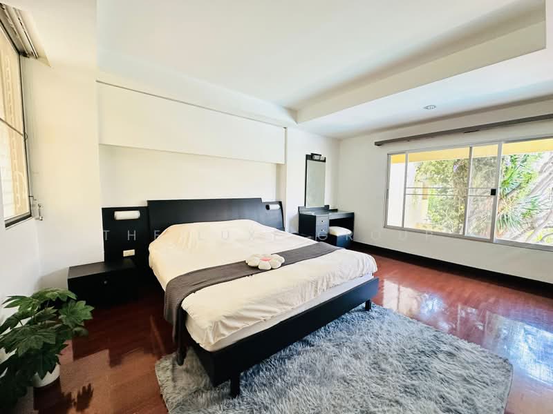 Charktip Court, Bangkok, 62 Soi Sukhumvit 51, Khlongtoei Nua, Watthana, Bangkok, 3 Bedrooms, 200 sqm, Condo For Rent, by The Luxe Group, 500435996 - DDproperty.com