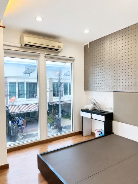 Baan Klang Muang S-Sense Onnuch-Wongwan : บ้านกลางเมือง เอสเซ้นส์ อ่อนนุช – วงแหวน, กรุงเทพ, ถนนลาดกระบัง, ลาดกระบัง, กรุงเทพ, 100 ตร.ม., บ้านเดี่ยว ขาย, โดย Laphasrada Suebthai, 500436001 - DDproperty.com