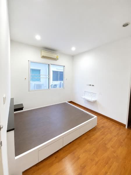 Baan Klang Muang S-Sense Onnuch-Wongwan, Bangkok, Lat Krabang Road, Lat Krabang, Bangkok, 3 Bedrooms, 100 sqm, Single Detached House For Sale, by Laphasrada Suebthai, 500436001 - DDproperty.com