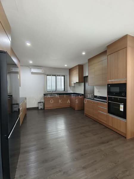 บ้านเดี่ยวเอกมัย สุขุมวิท65, Bangkok, Phra Kanong Nua, Watthana, Bangkok, 4 Bedrooms, 330 sqm, Single Detached House For Rent, by Thanitcha Kangkasuwanno, 500436020 - DDproperty.com