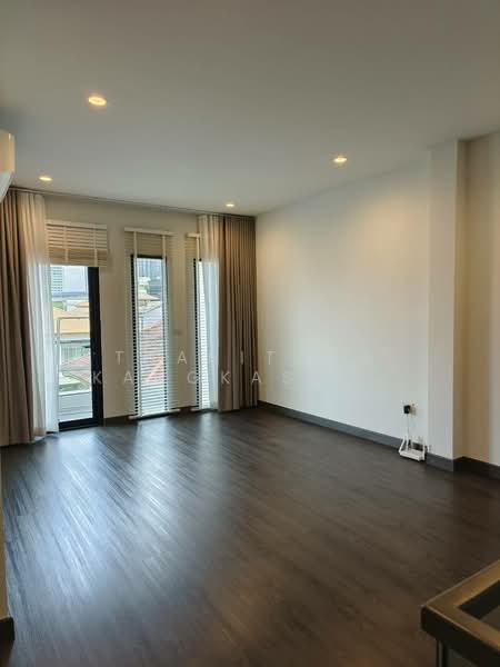 บ้านเดี่ยวเอกมัย สุขุมวิท65, Bangkok, Phra Kanong Nua, Watthana, Bangkok, 4 Bedrooms, 330 sqm, Single Detached House For Rent, by Thanitcha Kangkasuwanno, 500436020 - DDproperty.com