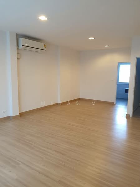 The Master @BTS Udomsuk, Bangkok, Soi Sukhumvit 103, Bang Na, Bangkok, 3 Bedrooms, 266 sqm, Townhouse For Sale, by Metas M, 500436048 - DDproperty.com