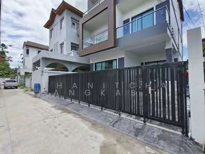 ขาย - บ้านเดี่ยวเอกมัย 3 ชั้น 50 ตารางวา สุขุมวิท, กรุงเทพ