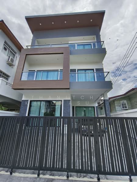 บ้านเดี่ยวเอกมัย 3 ชั้น 50 ตารางวา สุขุมวิท, กรุงเทพ, พระโขนงเหนือ, วัฒนา, กรุงเทพ, 330 ตร.ม., บ้านเดี่ยว ขาย, โดย Thanitcha Kangkasuwanno, 500436058 - DDproperty.com