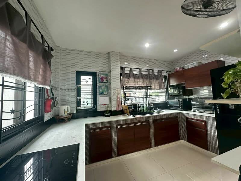 Single house for rent in Sriracha, The Complete project, Chon Buri (Pattaya), Surasak, Si Racha, Chon Buri (Pattaya), 3 Bedrooms, 230 sqm, Single Detached House For Rent, by A House Property Co.,Ltd., 500436076 - DDproperty.com