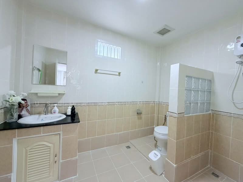 บ้านเดี่ยว ห้วยขวาง 4 นาที ถึง MRT ห้วยขวาง, Bangkok, Huai Khwang, Bangkok, 6 Bedrooms, 400 sqm, Single Detached House For Rent, by Usuma Usumachat, 500436078 - DDproperty.com