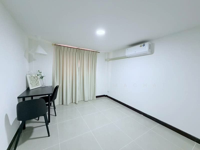 บ้านเดี่ยว ห้วยขวาง 4 นาที ถึง MRT ห้วยขวาง, Bangkok, Huai Khwang, Bangkok, 6 Bedrooms, 400 sqm, Single Detached House For Rent, by Usuma Usumachat, 500436078 - DDproperty.com