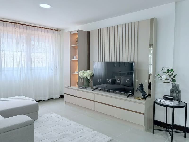 บ้านเดี่ยว ห้วยขวาง 4 นาที ถึง MRT ห้วยขวาง, Bangkok, Huai Khwang, Bangkok, 6 Bedrooms, 400 sqm, Single Detached House For Rent, by Usuma Usumachat, 500436078 - DDproperty.com