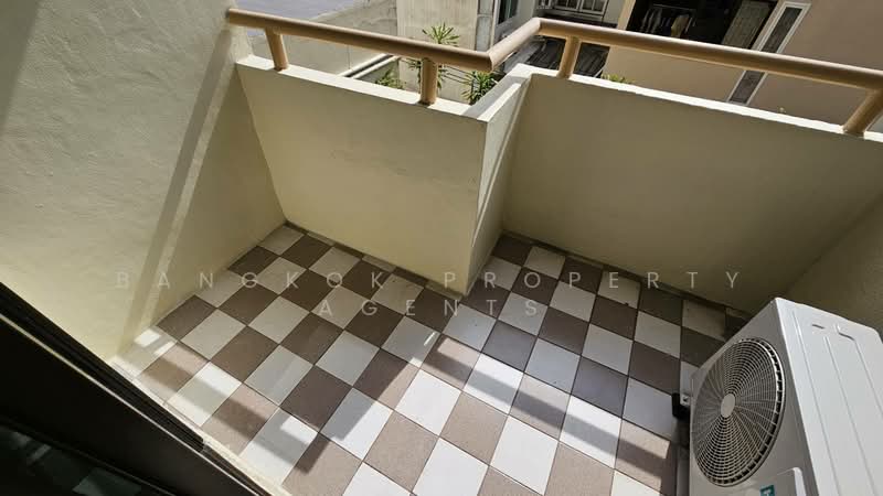 D.H.Grand Tower, Bangkok, Soi Prommit, Khlong Tan Nua, Watthana, Bangkok, 3 Bedrooms, 240 sqm, Condo For Rent, by BANGKOK PROPERTY AGENTS, 500436123 - DDproperty.com