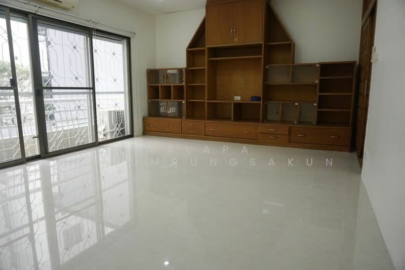 ทาวน์เฮ้าส์ 5-ห้องนอน, กรุงเทพ, คลองตันเหนือ, วัฒนา, กรุงเทพ, 500 ตร.ม., ทาวน์เฮ้าส์ ขาย, โดย Walapa Jidbumrungsakun, 500436151 - DDproperty.com