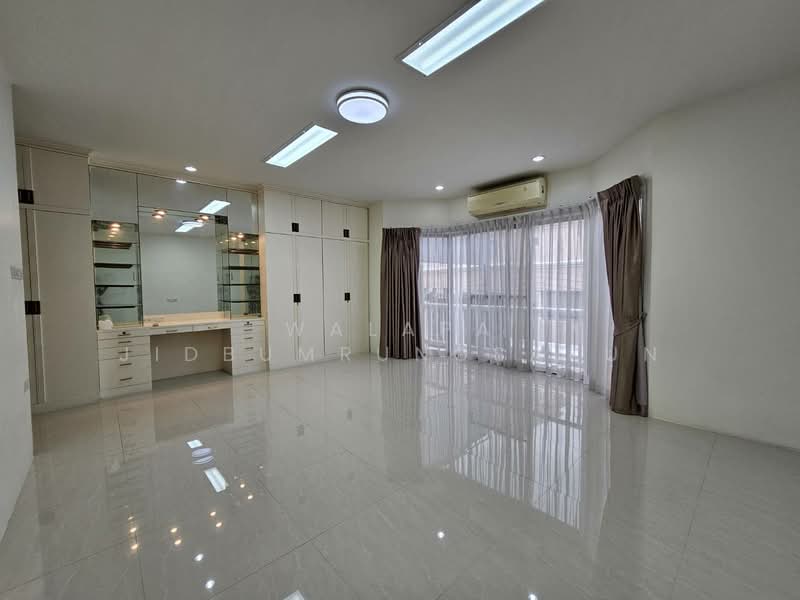 ทาวน์เฮ้าส์ 5-ห้องนอน, กรุงเทพ, คลองตันเหนือ, วัฒนา, กรุงเทพ, 500 ตร.ม., ทาวน์เฮ้าส์ ขาย, โดย Walapa Jidbumrungsakun, 500436151 - DDproperty.com