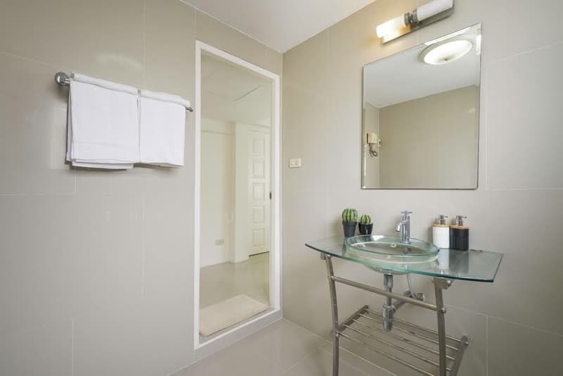 Townhouse in Sukhumvit 31, bangkok, Khlong Tan Nua, Watthana, Bangkok, 5 Bedrooms, 350 sqm, Townhouse For Rent, by The Luxe Group, 500436161 - DDproperty.com